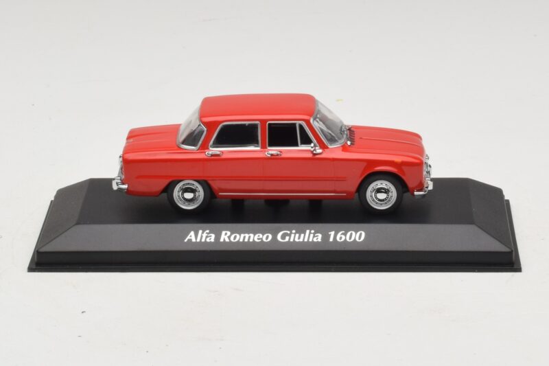 Alfa Romeo Giulia 1600 Punane Maxichamps 1:43 Alfa Romeo Giulia 1600 Punane Maxichamps 1:43 940120901 Metall