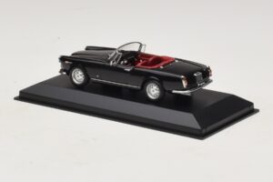 Alfa Romeo Giulia Spider Must Minichamps 1:43 400120730 Metall - pilt 3/5