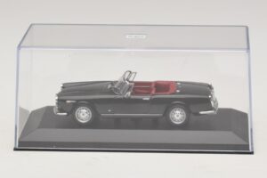 Alfa Romeo Giulia Spider Must Minichamps 1:43 400120730 Metall - pilt 4/5