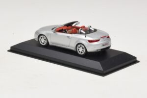 Alfa Romeo Giulia Spider Hõbedane Minichamps 1:43 400120731 Metall - pilt 3/5