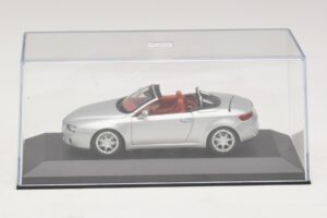 Alfa Romeo Giulia Spider Hõbedane Minichamps 1:43 400120731 Metall - pilt 4/5