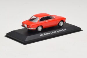 Alfa Romeo Giulia Sprint GTA Punane Maxichamps 1:43 940120440 Metall - pilt 2/5