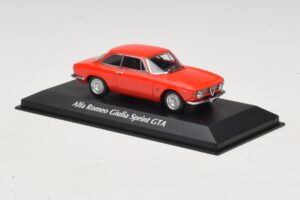 Alfa Romeo Giulia Sprint GTA Punane Maxichamps 1:43 940120440 Metall - pilt 3/5