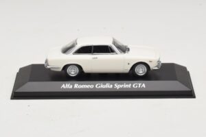 Alfa Romeo Giulia Sprint GTA Valge Maxichamps 1:43 940120441 Metall