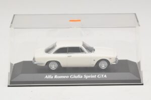 Alfa Romeo Giulia Sprint GTA Valge Maxichamps 1:43 940120441 Metall - pilt 4/5