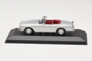 Alfa Romeo Spider 916 3.2 V6 24V Hõbedane Minichamps 1:43 Alfa Romeo Spider 916 3.2 V6 24V Hõbedane Minichamps 1:43 400120330 Metall