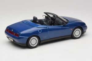 Alfa Romeo Spider 916 Sinine Maisto 1:18 31831 Metall - pilt 3/8
