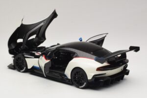 Aston Martin Vulcan Stratus White Siniste ja Punaste Triipudega AUTOart 1:18 70261 Komposiit - pilt 5/8
