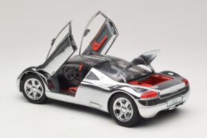 Audi Avus Quattro Chrome Silver Revell 1:18 08830 Metall - pilt 5/8