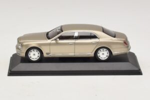 Bentley Mulsanne Kuldne Metallik Minichamps 1:43 Bentley Mulsanne Kuldne Metallik Minichamps 1:43 40433 Metall