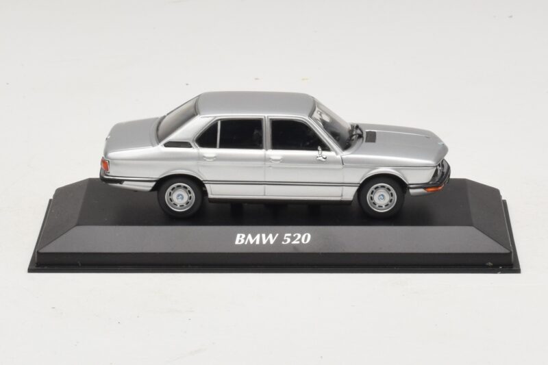 BMW 520 E12 Hõbe Maxichamps 1:43 940023000 Metall