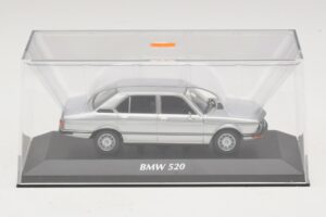 BMW 520 E12 Hõbe Maxichamps 1:43 940023000 Metall - pilt 4/5