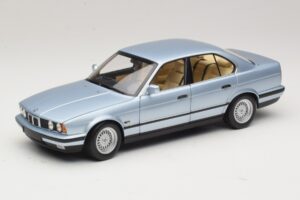 BMW 535i E34 Helesinine Metallik Minichamps 1:18 BMW 535i E34 Helesinine Metallik Minichamps 1:18 100024007 Metall