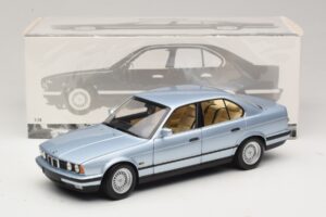 BMW 535i E34 Helesinine Metallik Minichamps 1:18 100024007 Metall - pilt 8/8