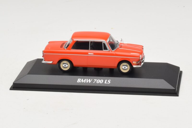 BMW 700 LS Punane Maxichamps 1:43 940023701 Metall