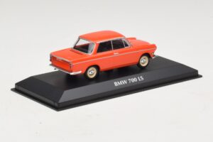 BMW 700 LS Punane Maxichamps 1:43 940023701 Metall - pilt 2/5