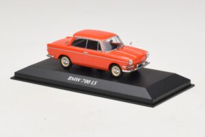 BMW 700 LS Punane Maxichamps 1:43 940023701 Metall - pilt 3/5