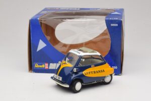 BMW Isetta 250 Lufthansa Revell 1:18 08926 Metall - pilt 8/8
