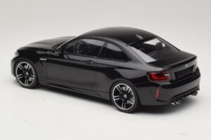 BMW M2 F87 Must Metallik Minichamps 1:18 155026100 Metall - pilt 5/6