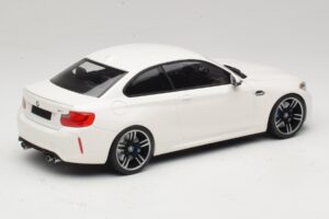 BMW M2 F87 Valge Minichamps 1:18 155026104 Metall - pilt 2/6
