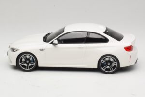 BMW M2 F87 Valge Minichamps 1:18 155026104 Metall - pilt 3/6
