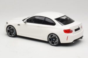 BMW M2 F87 Valge Minichamps 1:18 155026104 Metall - pilt 5/6