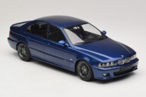 BMW M5 E39 Sinine Metallik KK-Scale 1:18 KKDC181621 Metall - pilt 4/6