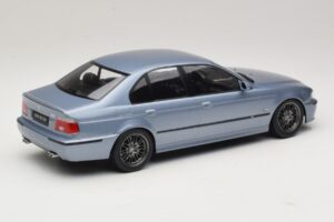 BMW M5 E39 Silverstone Blue Metallic KK-Scale 1:18 KKDC181622 Metall - pilt 2/6