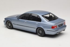 BMW M5 E39 Silverstone Blue Metallic KK-Scale 1:18 KKDC181622 Metall - pilt 5/6