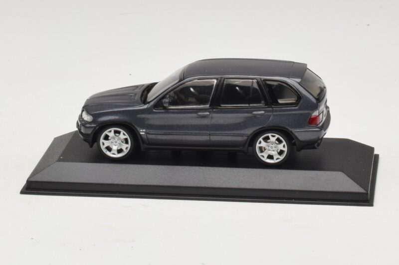 BMW X5 E53 4.4i Hall Metallik Asenduskarp Minichamps 1:43 80420393166-R1 Metall