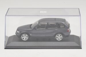 BMW X5 E53 4.4i Hall Metallik Asenduskarp Minichamps 1:43 80420393166-R1 Metall - pilt 4/5