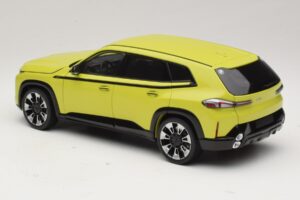 BMW XM G09 Kollane Minichamps 1:18 110023302 Metall - pilt 7/8