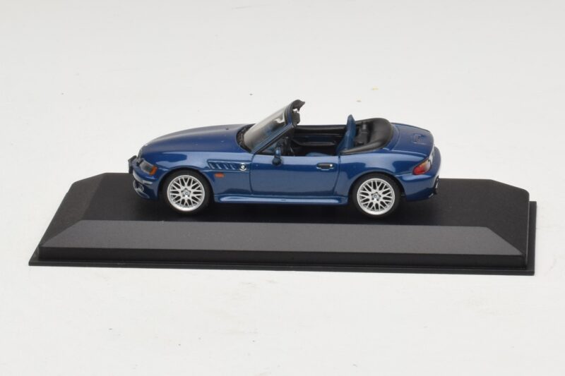 BMW Z3 E36/7 1.8 M Package Sinine Asenduskarp Minichamps 1:43 80429411714-R1 Metall