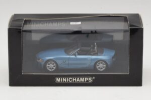 BMW Z4 E85 Helesinine Metallik Asenduskarp Minichamps 1:43 80420144054-R1 Metall - pilt 5/5