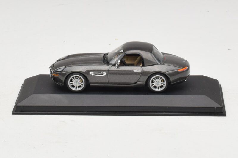 BMW Z8 E52 Hardtop Hall Minichamps 1:43 BMW022 Metall