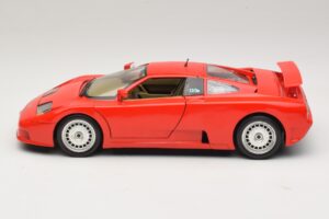 Bugatti EB110 Punane Bburago 1:18 3055-P1 Metall - pilt 4/8