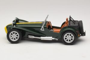 Caterham Super Seven Roheline Anson 1:18 30317-W1 Metall - pilt 3/6