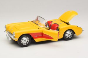 Chevrolet Corvette C1 Kabriolett Kollane Punane Bburago 1:18 3034-M2 Metall - pilt 2/8