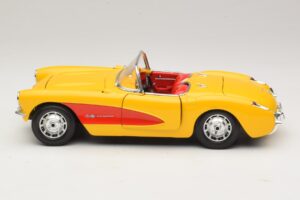 Chevrolet Corvette C1 Kabriolett Kollane Punane Bburago 1:18 3034-M2 Metall - pilt 4/8