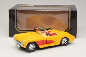 Chevrolet Corvette C1 Kabriolett Kollane Punane Bburago 1:18 3034-M2 Metall - pilt 8/8