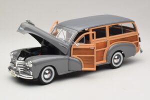 Chevrolet Fleetmaster Woody Hall Maisto 1:18 31854 Metall - pilt 2/8