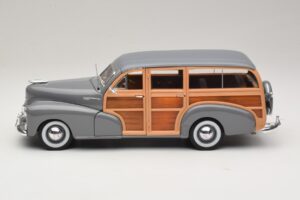 Chevrolet Fleetmaster Woody Hall Maisto 1:18 31854 Metall - pilt 4/8