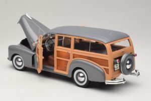 Chevrolet Fleetmaster Woody Hall Maisto 1:18 31854 Metall - pilt 5/8