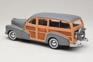 Chevrolet Fleetmaster Woody Hall Maisto 1:18 31854 Metall - pilt 7/8
