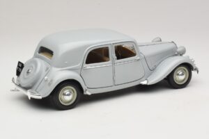 Citroen 15CV Six Hall Maisto 1:18 31837 Metall - pilt 3/8