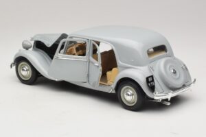 Citroen 15CV Six Hall Maisto 1:18 31837 Metall - pilt 5/8