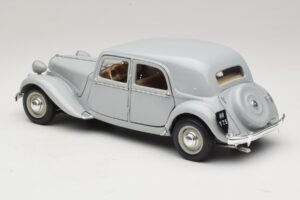 Citroen 15CV Six Hall Maisto 1:18 31837 Metall - pilt 7/8