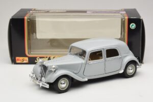 Citroen 15CV Six Hall Maisto 1:18 31837 Metall - pilt 8/8