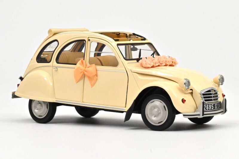 Citroen 2CV Wedding Gift Beež Norev 1:18 Citroen 2CV Wedding Gift Beež Norev 1:18 181475 Metall
