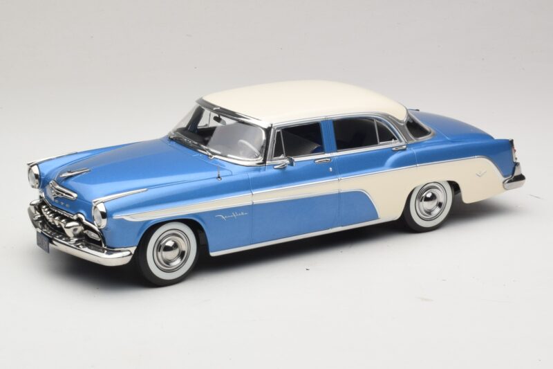 DeSoto Fireflite Sedan Sinine Metallik & Kreemjas KK-Scale 1:18 KKDC181544 Metall